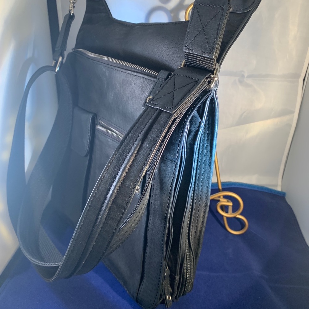 Purse - Picture 2 of 5